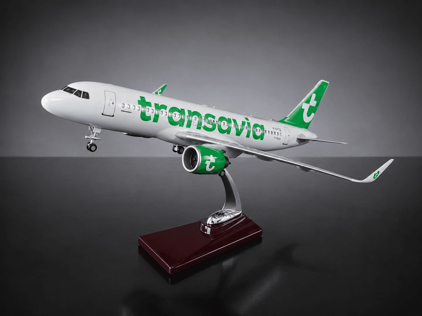 Airbus A320neo Transavia 1:100