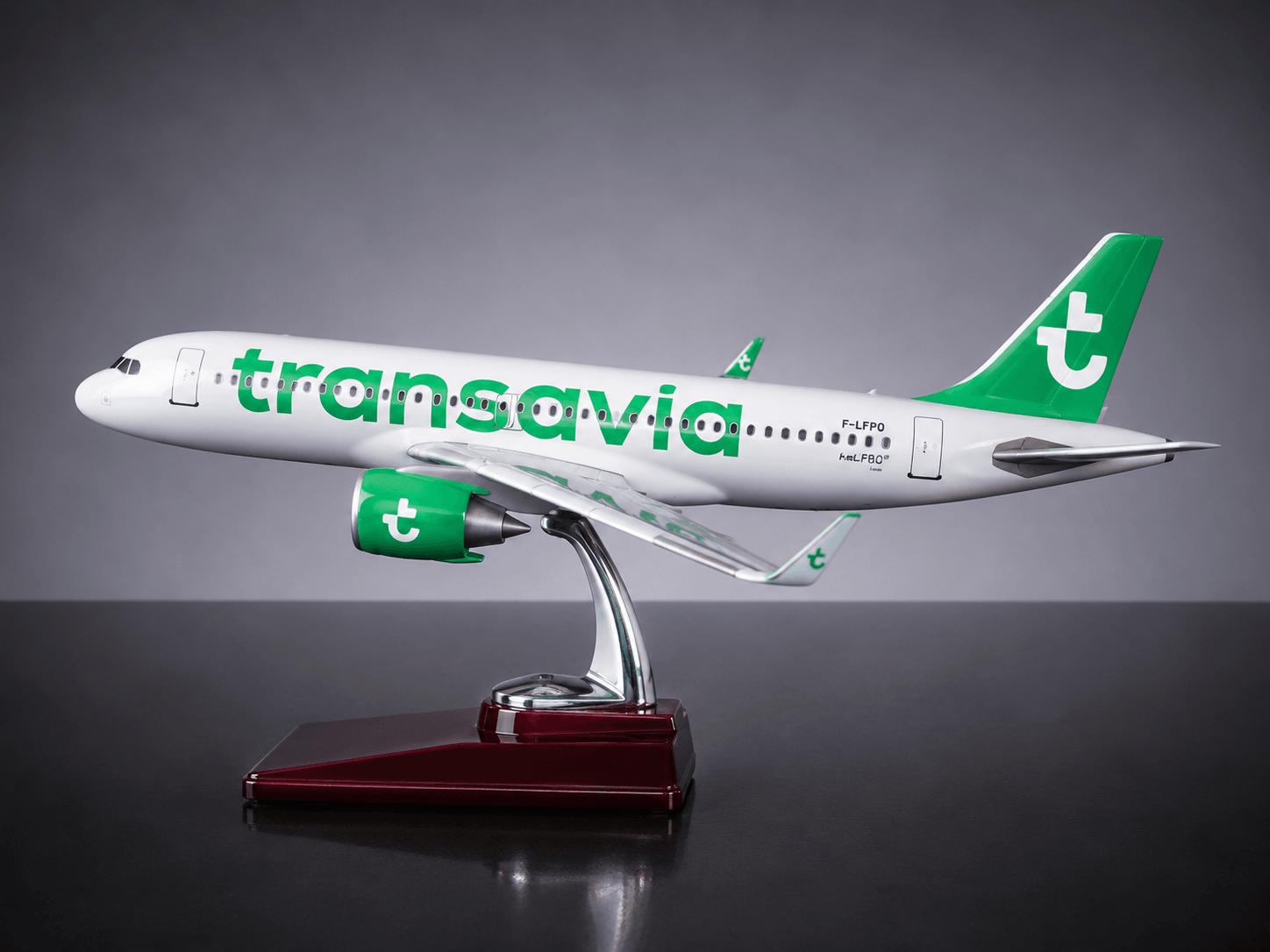 Airbus A320neo Transavia 1:100