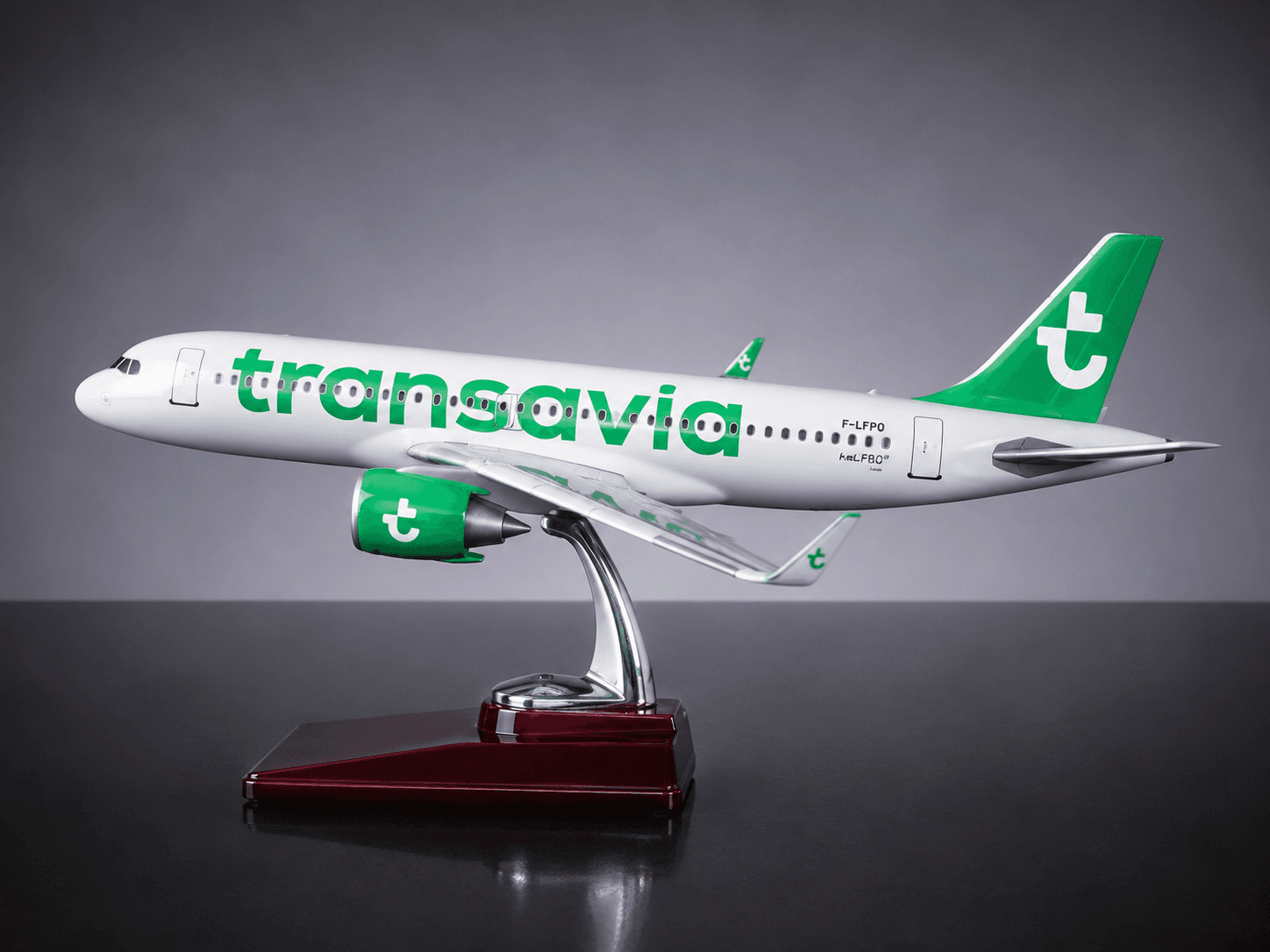 Airbus A320neo Transavia 1:100